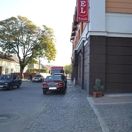 Hotel Tonal Mukaczewo
